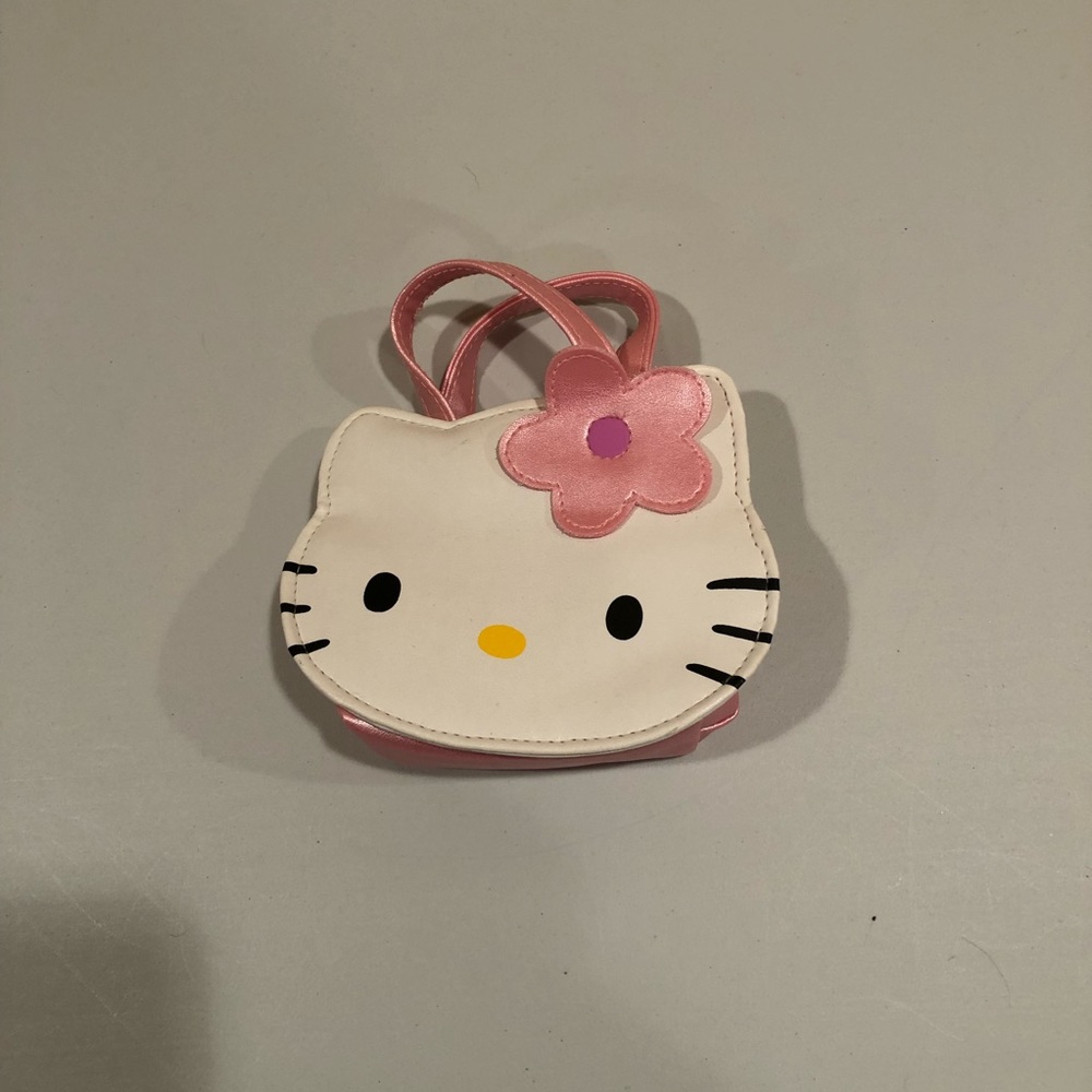 Girls Hello Kitty change purse.
